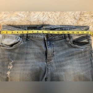 KUT FROM THE KLOTH Midrise Boyfriend Jeans